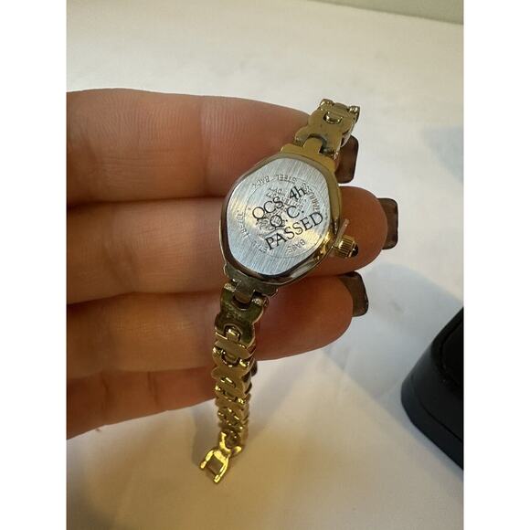 Tres Wrist Watch with Genuine Diamond Accents Gold Tone Hearts Design - Picture 5 of 7